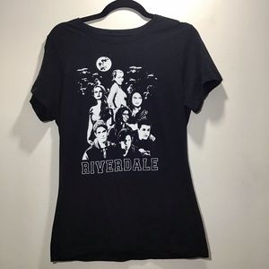 Riverdale Fitted Graphic Tee size L